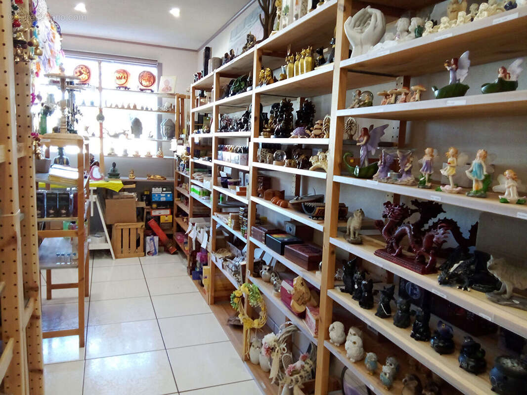 Commerce à VILLENAVE-D&#039;ORNON