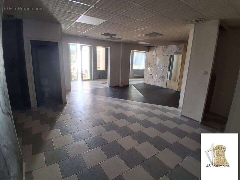 Commerce 177 m² à Afa  - photo 4