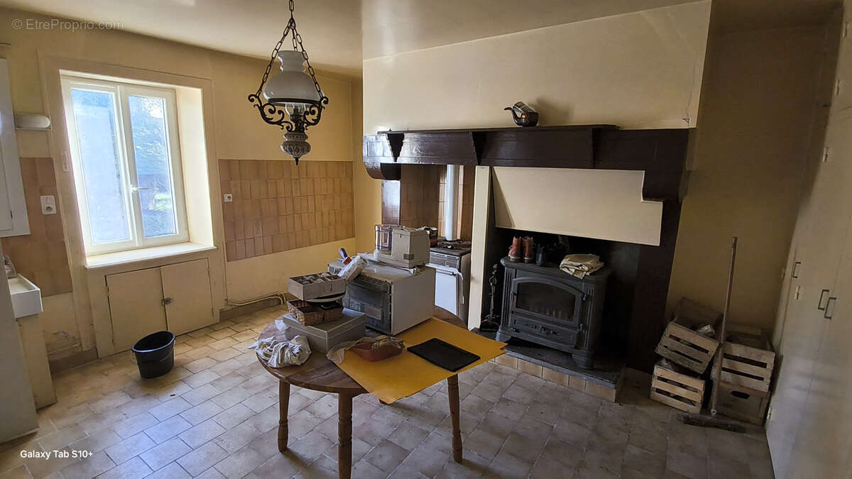 Maison à LA CROISILLE-SUR-BRIANCE