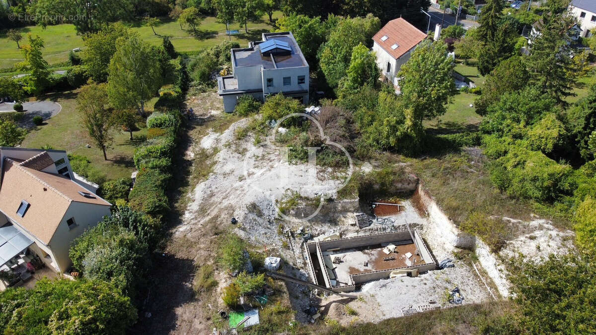 Maison à AULNAY-SUR-MAULDRE