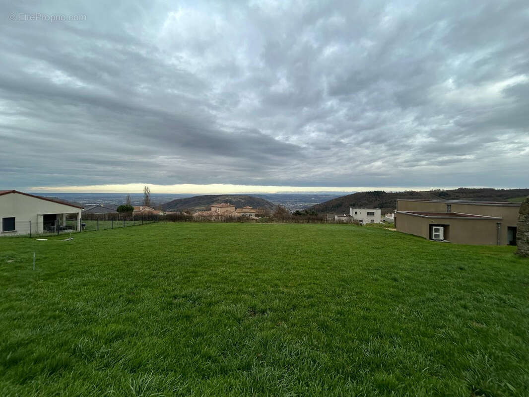 Terrain à THORRENC