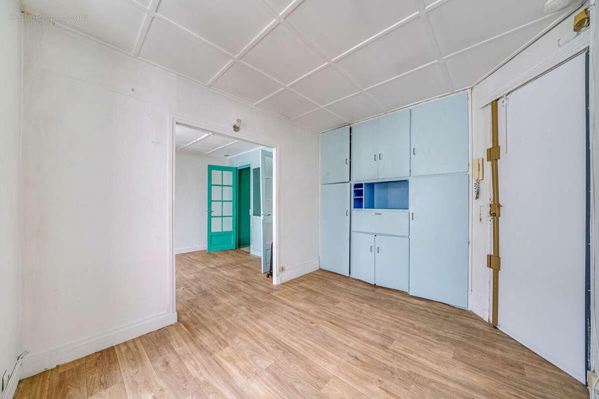Studio aménageable en deux pièces - Square Gardette - photo 4