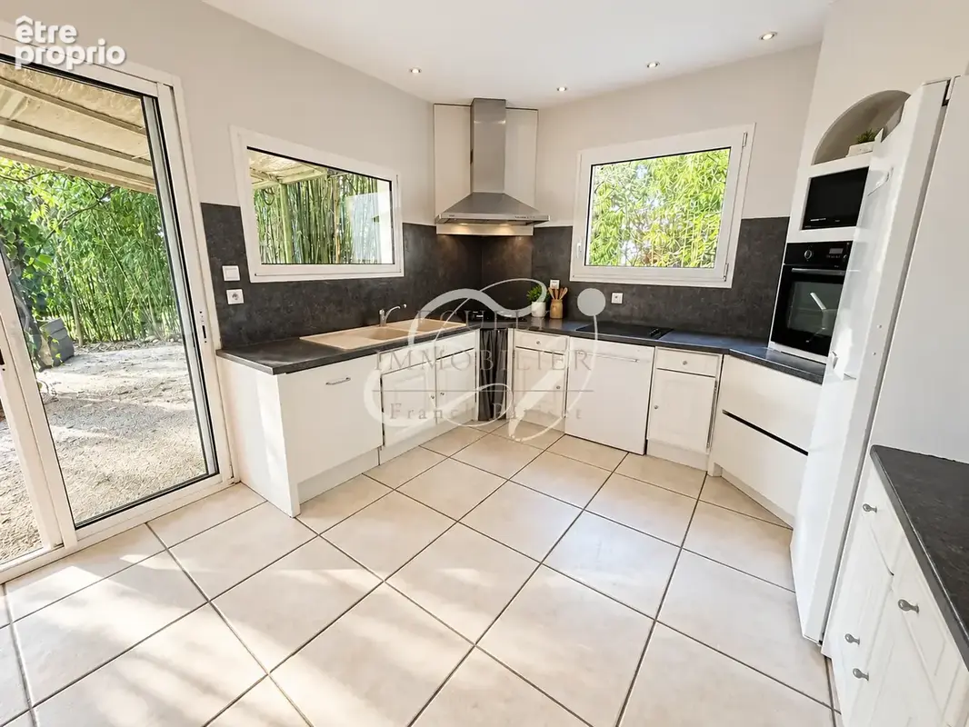 Vente 69570 dardilly maison 200 m2 sur une parcelle de 1476 m2 avec piscine - photo 8