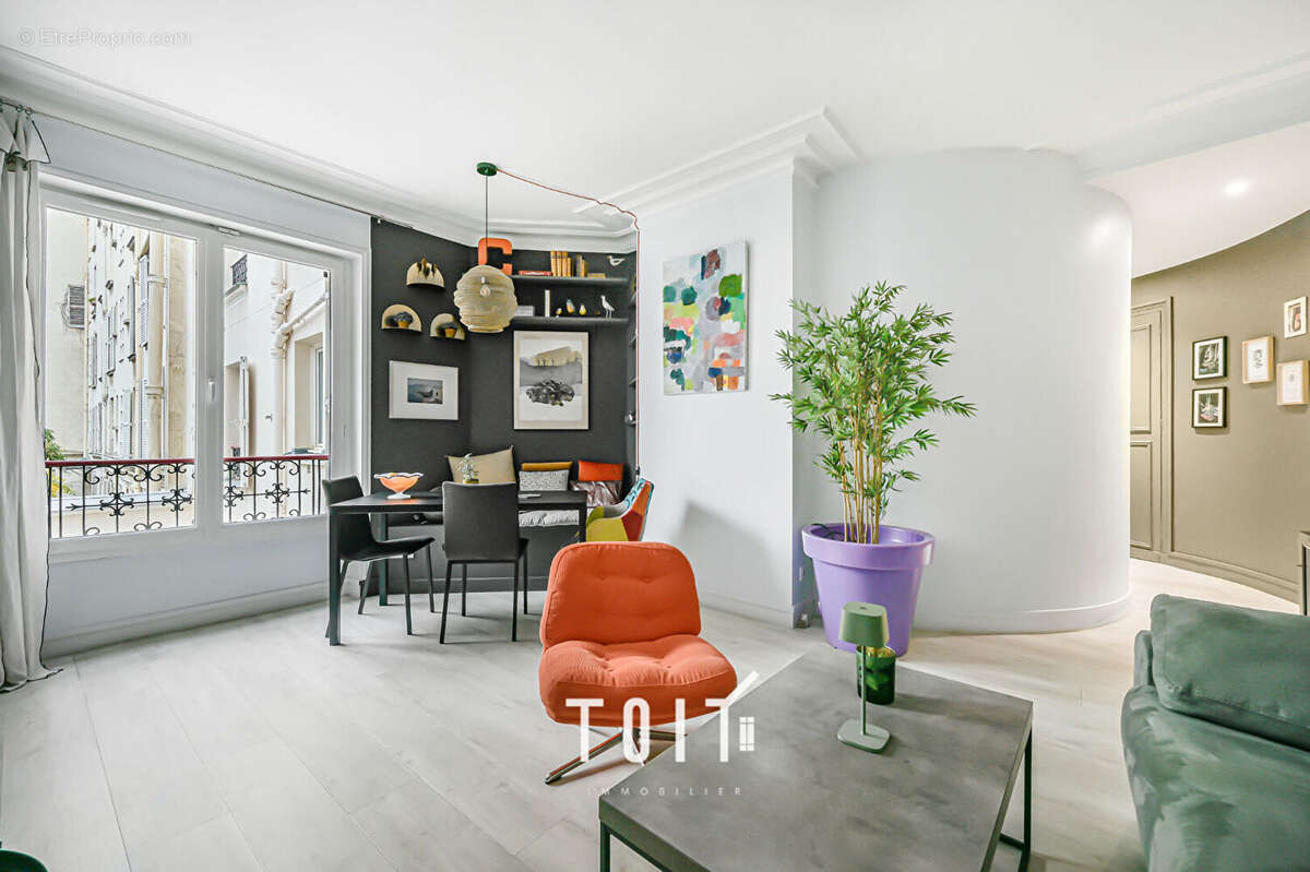 Appartement à PARIS-14E