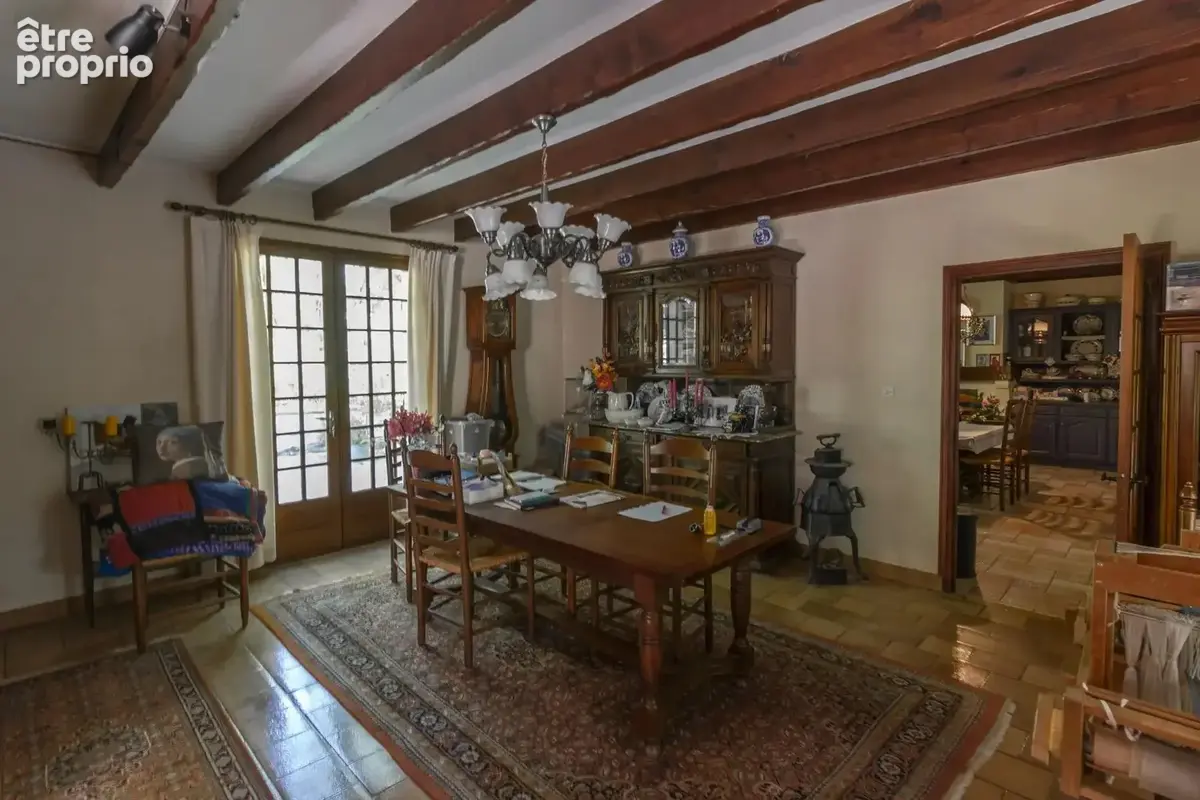Maison spacieuse avec piscine, grandes dépendances et terrain - photo 6