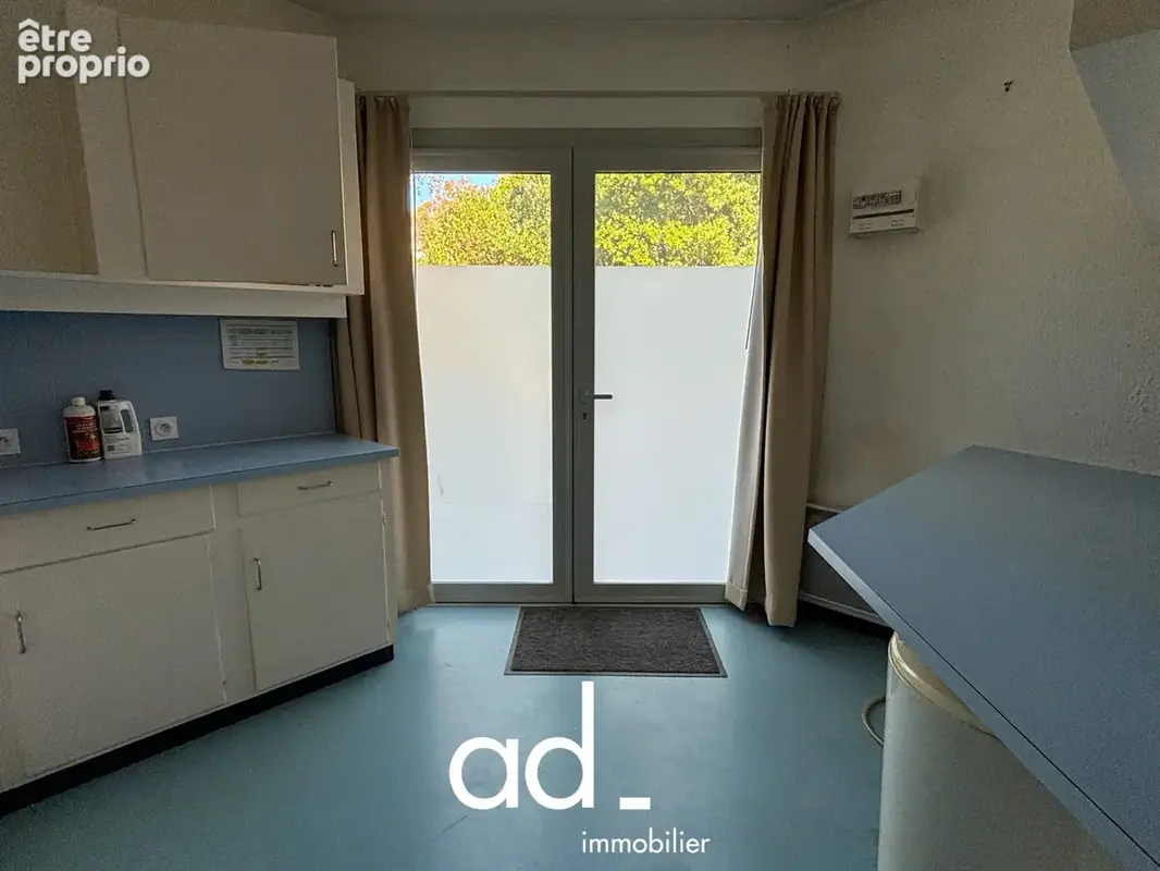 Commerce 131 m² à vendre à La Rochelle (17000) - photo 4