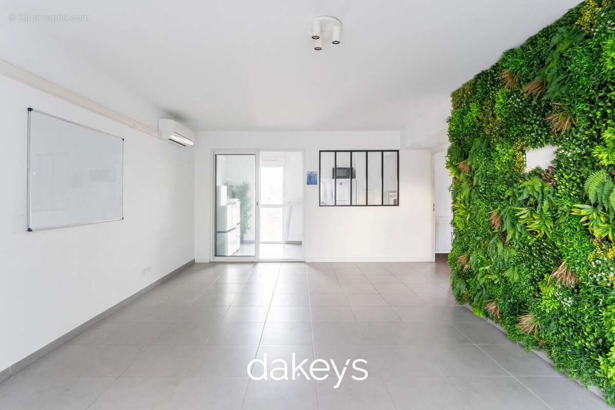 Appartement à MARSEILLE-3E