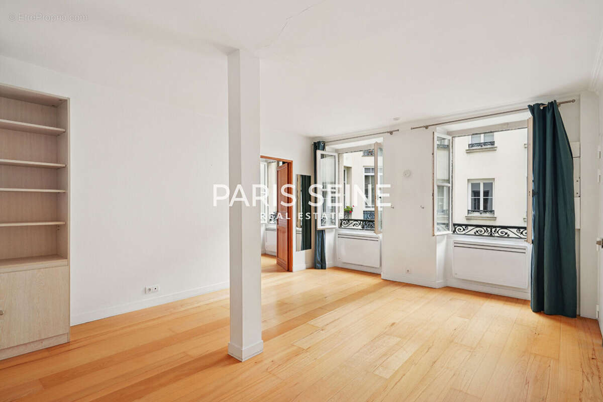 Appartement à PARIS-7E