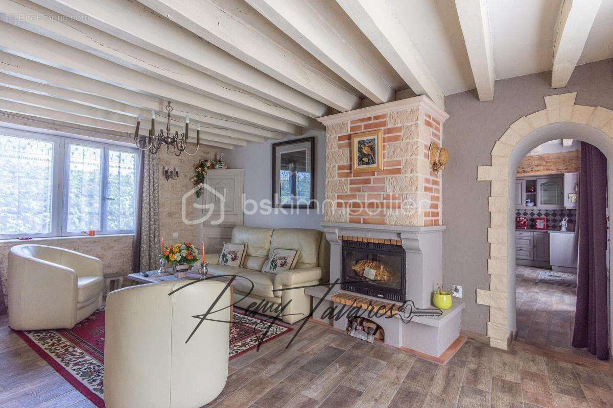 EXCLUSIVITÉ – Magnifique longère du XVIIe siècle à fort potentiel (300 m² et jusqu'à 7 Chambres) – Remauville - photo 6