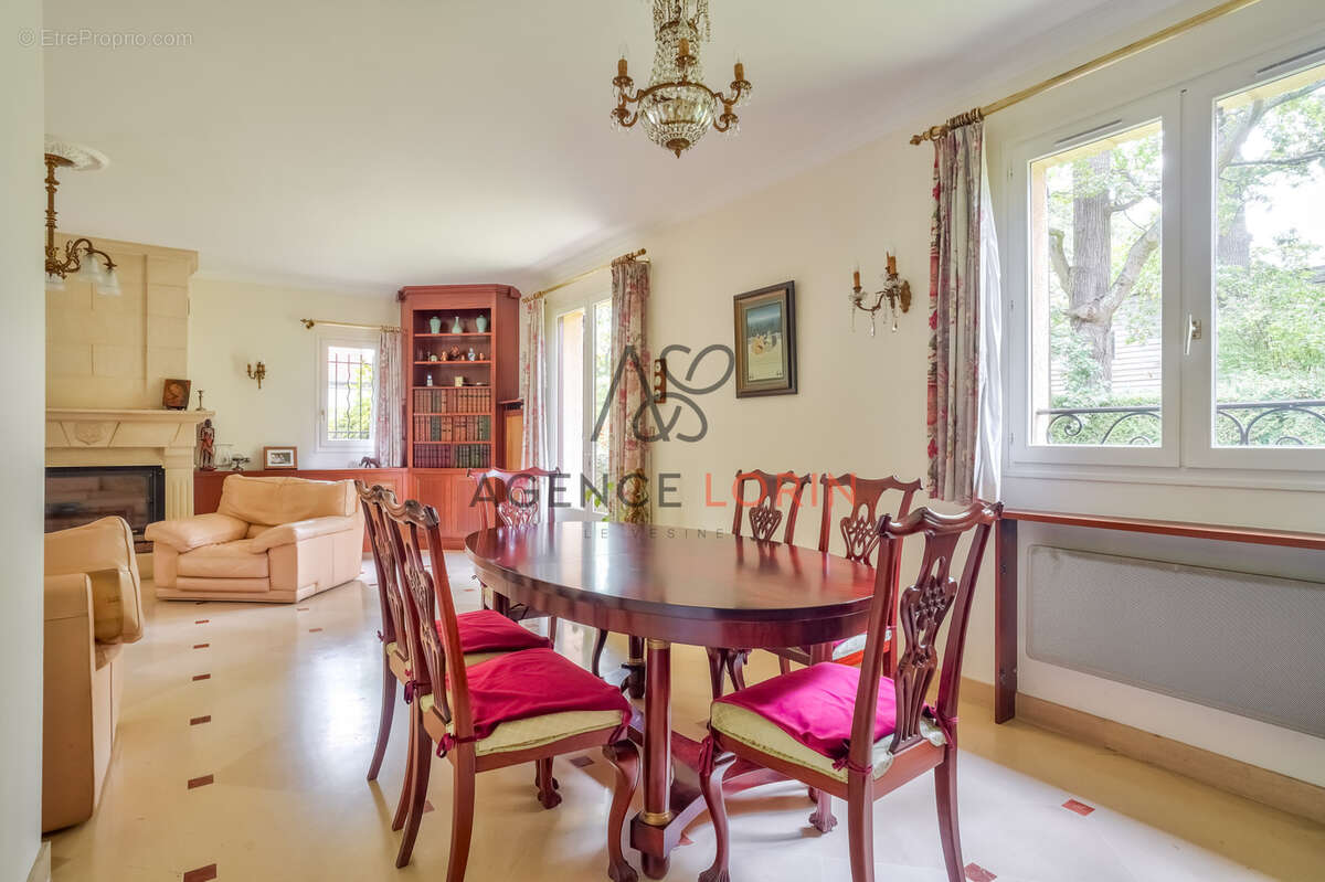 Maison à LE VESINET