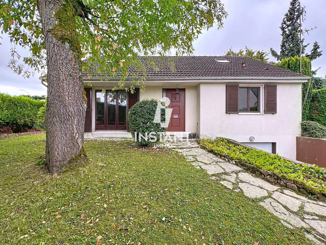 Maison à LINAS