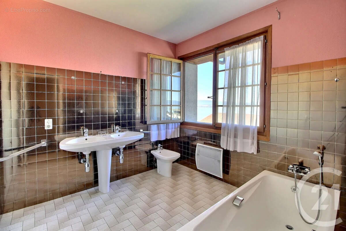 Maison à EVIAN-LES-BAINS