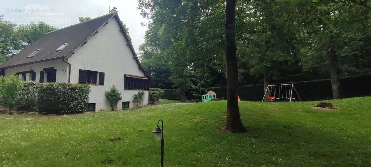 Maison à FERRIERES-EN-GATINAIS