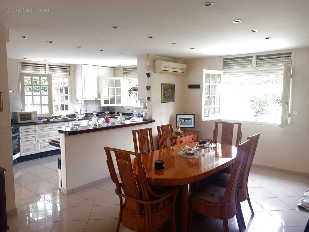 Maison à BAIE-MAHAULT