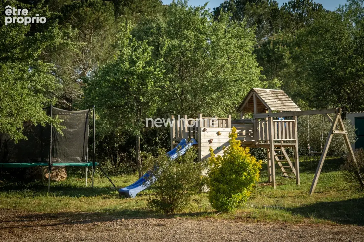 Villa de plain-pied avec piscine et vaste terrain - photo 23