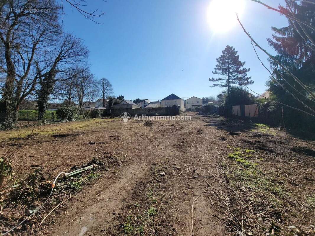 Terrain à SARCELLES