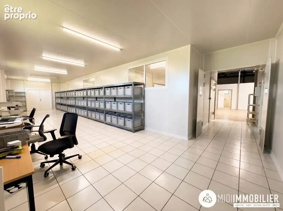 Commerce 650 m² à Terssac  - photo 9