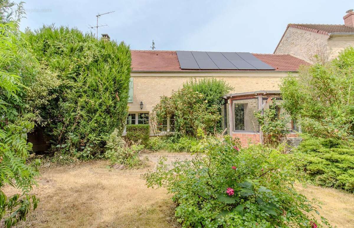 Maison à OINVILLE-SUR-MONTCIENT