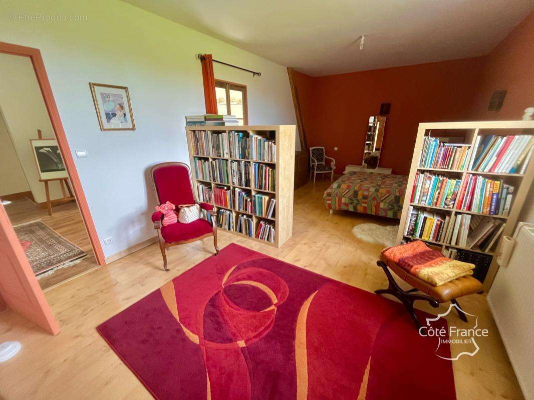 Maison à VIC-DE-CHASSENAY