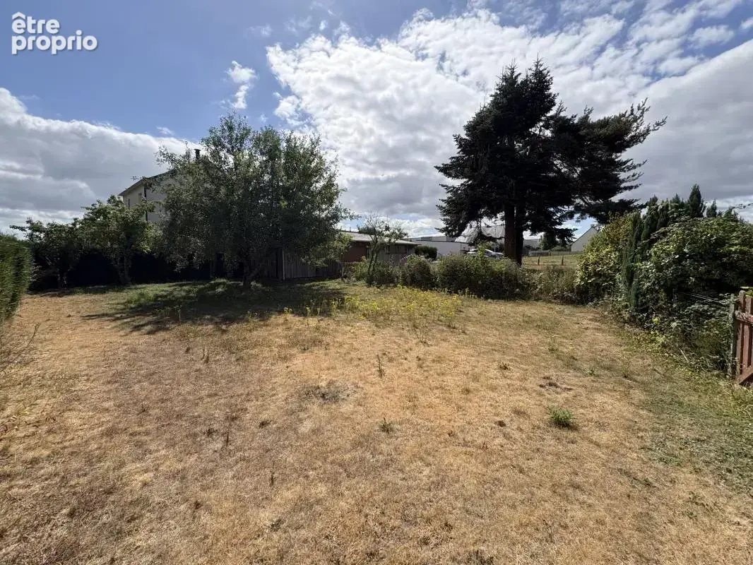 Terrain, 647 m², Saint-Sulpice-la-Forêt - photo 3