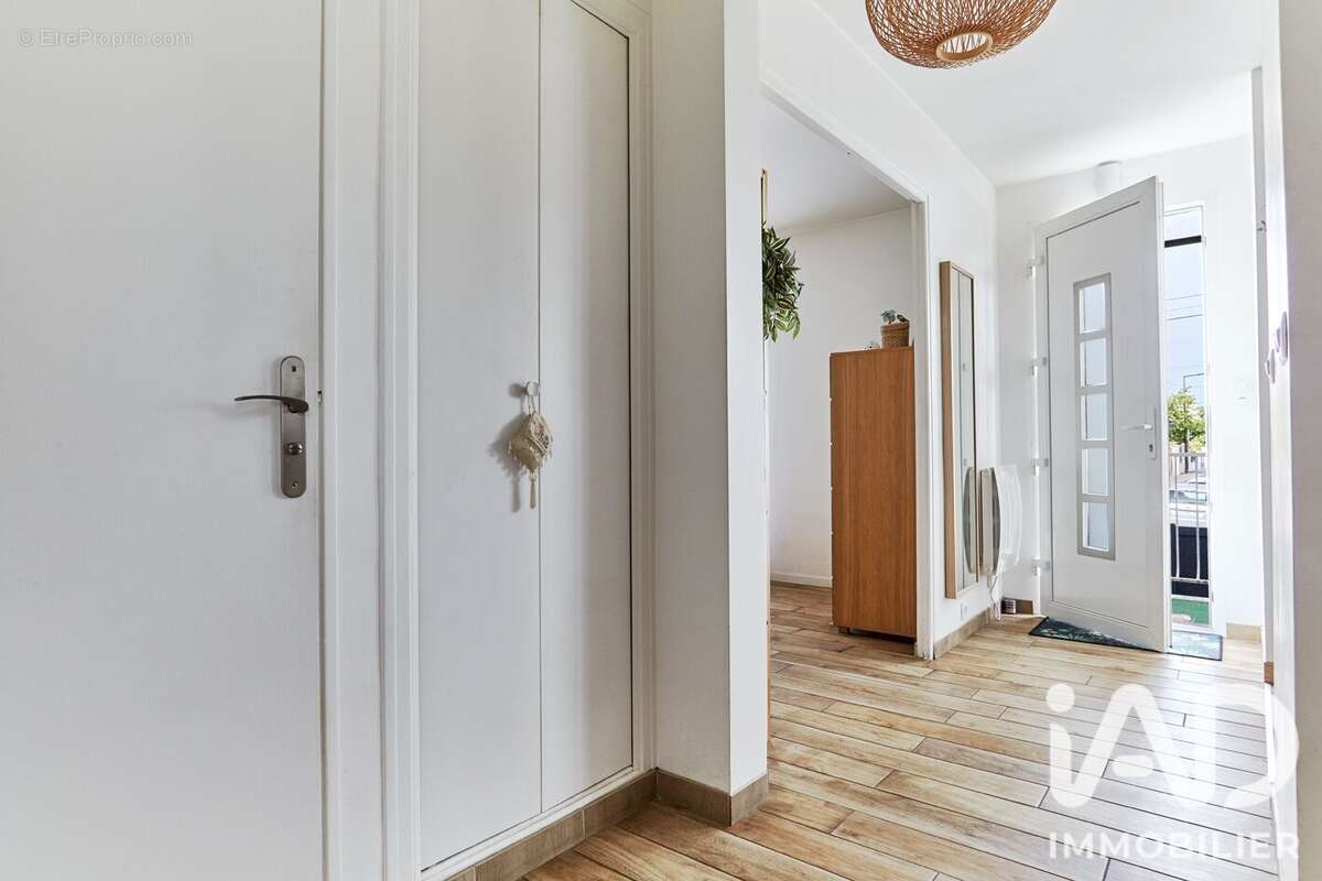 Photo 4 - Maison à SARTROUVILLE