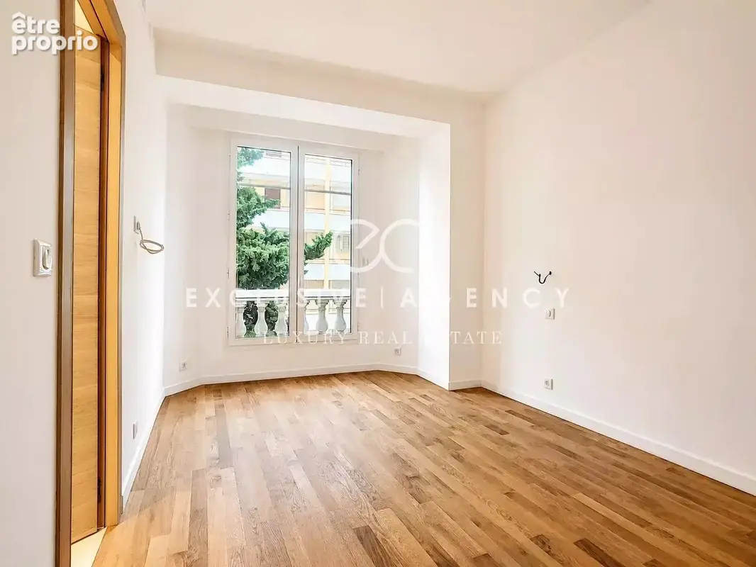 Cannes banane - Appartement 3 pièces de 66m² refait à neuf - photo 7