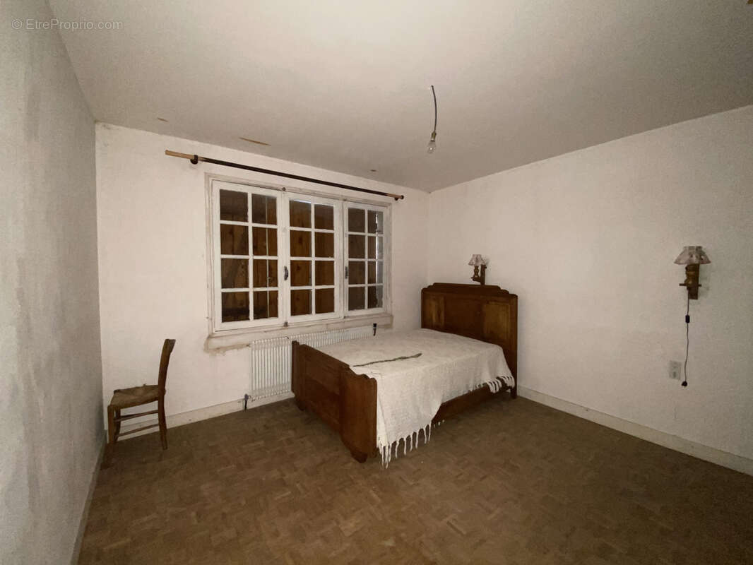 Maison à LONGUES-SUR-MER