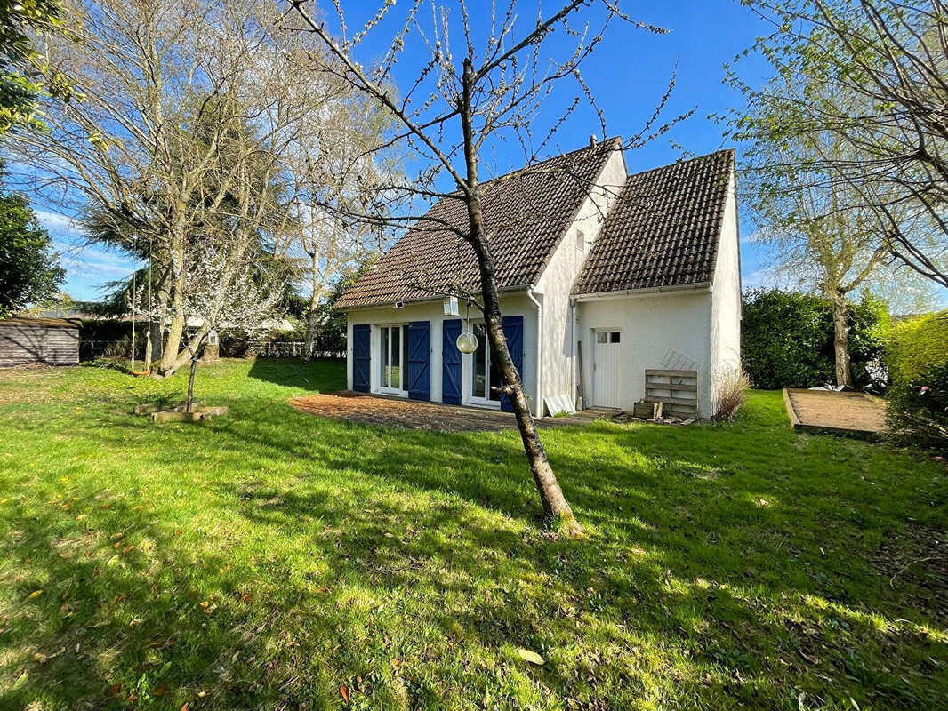 Maison à LE MESNIL-ESNARD