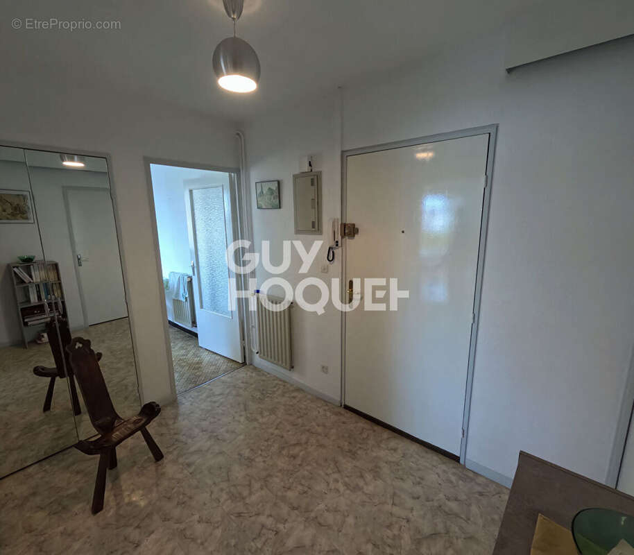 Appartement T3 de 72m² avec garage, cave et loggia - Perpignan ST MARTIN - photo 4