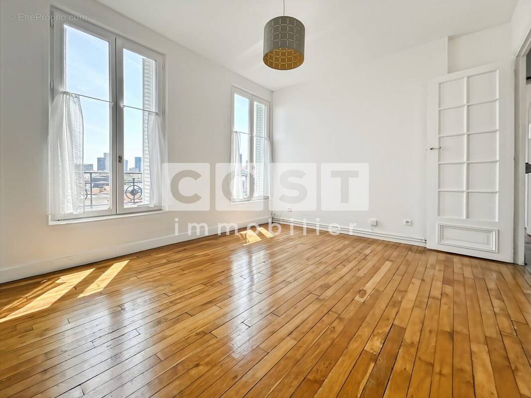 Appartement à LA GARENNE-COLOMBES