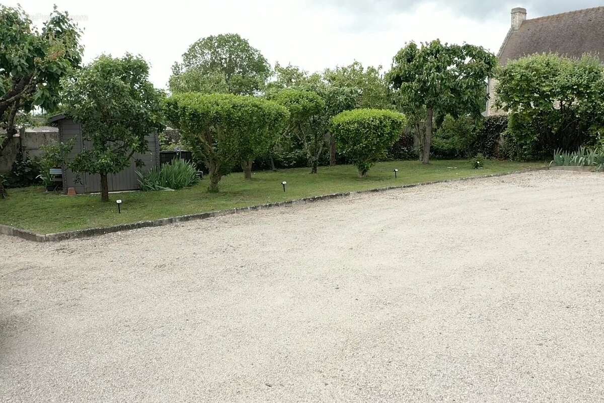 Maison à SAINT-PIERRE-SUR-DIVES