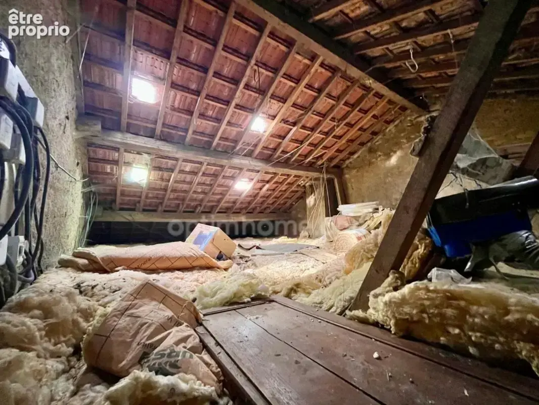 Maison familiale : 5 chambres, près de 80 m² de pièce de vie, une terrasse de 60 m² et un jardin de plus de 975 m² à Moulins-Sai - photo 19