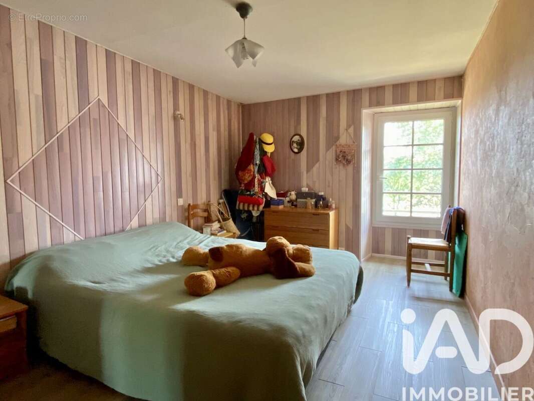 Maison 346 m² à Cezais  - photo 7