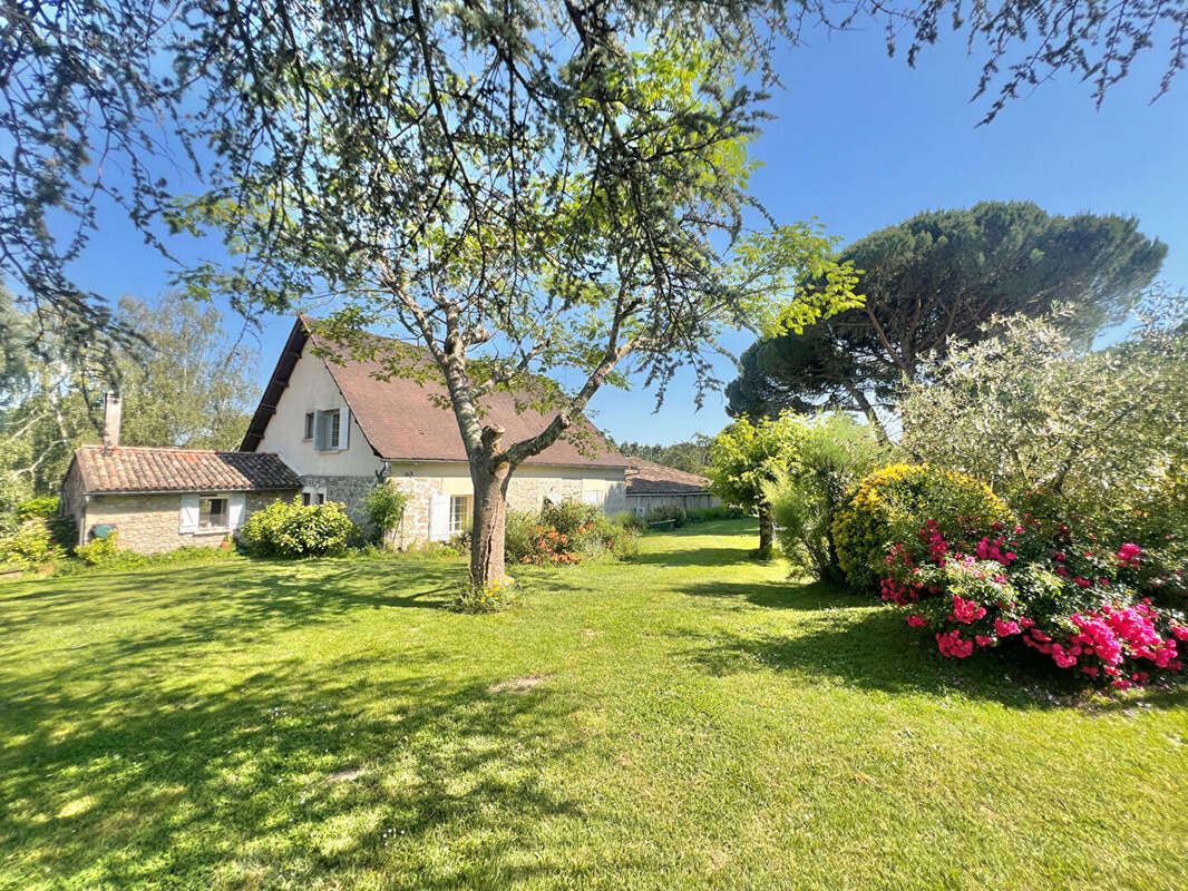Maison à VILLEFRANCHE-DE-LONCHAT