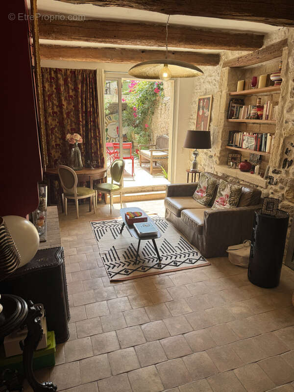 Intra-Muros, Maison de village avec patio - photo 8