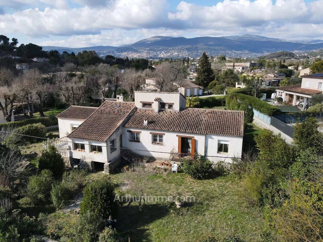 Maison à MOUANS-SARTOUX