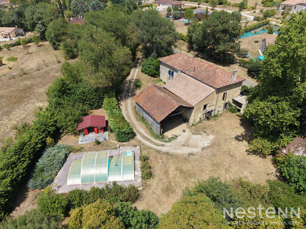 A Vendre Maison en pierre rénovée avec dépendances sur plus de 6 600 m² à Saint-Puy - photo 15