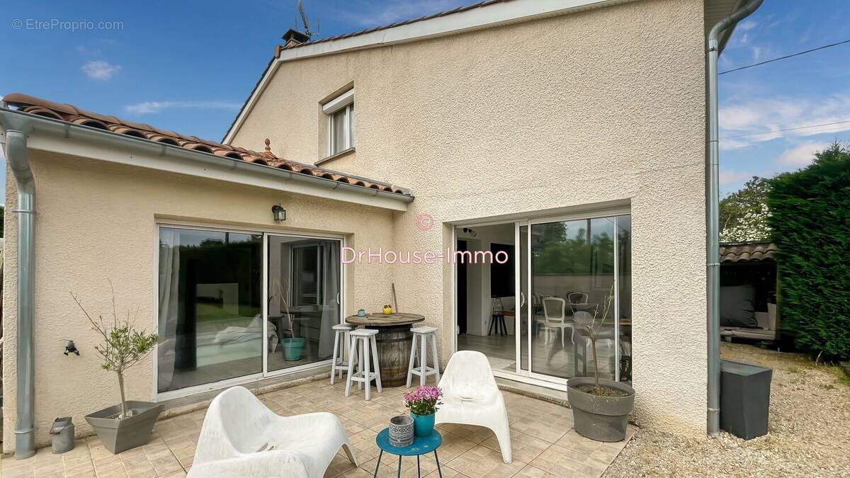 Maison à SAINTE-EUPHEMIE