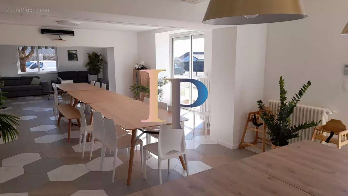 Maison à LA CLAYETTE