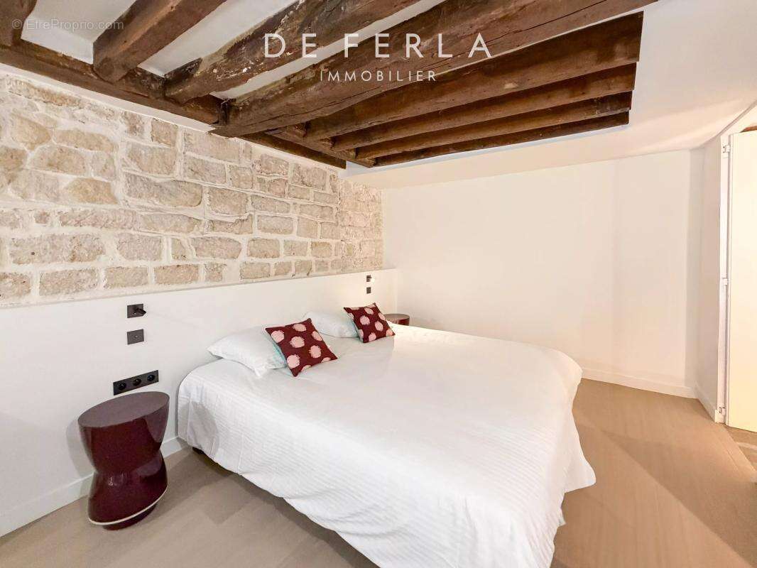 Appartement à PARIS-7E