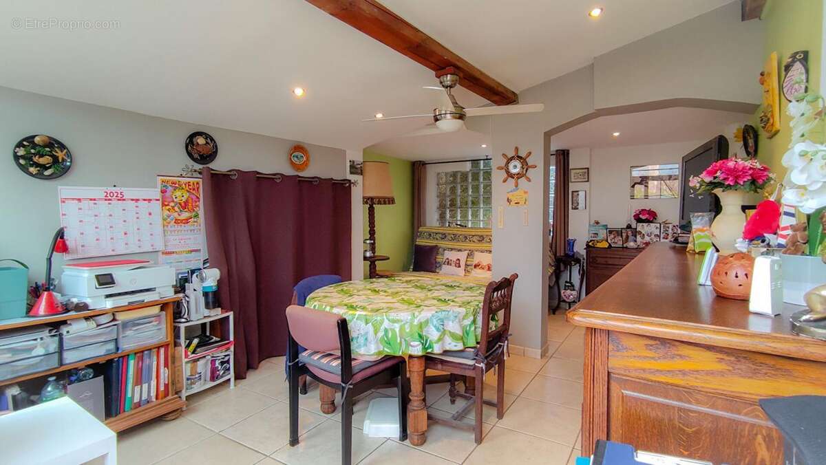 Appartement à LA LONDE-LES-MAURES