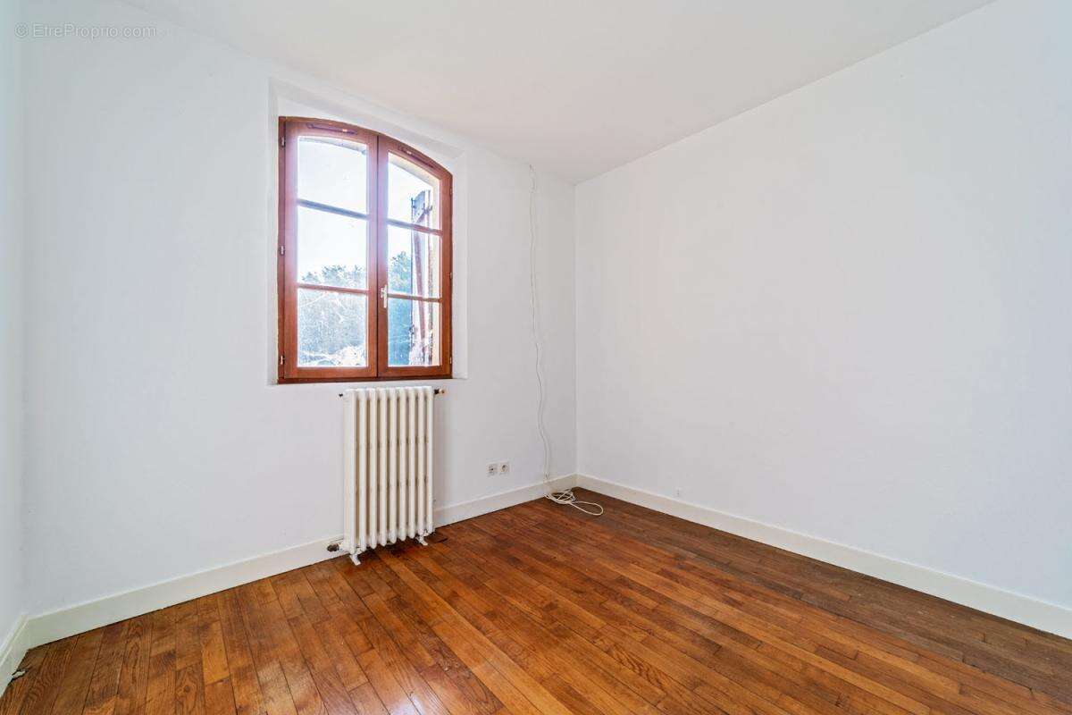 Deux maisons - 158 m² - Vernou-la-Celle-sur-Seine (77) - photo 9