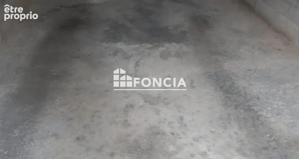 BRIGNOLES - Rare, en copropriété sécurisée, garage privatif de 16 m2 - photo 2
