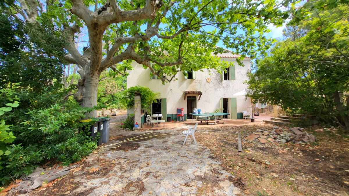 Maison à LE CASTELLET