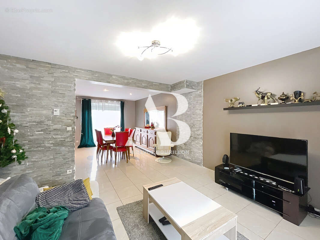 Maison à LA CHAPELLE-RABLAIS