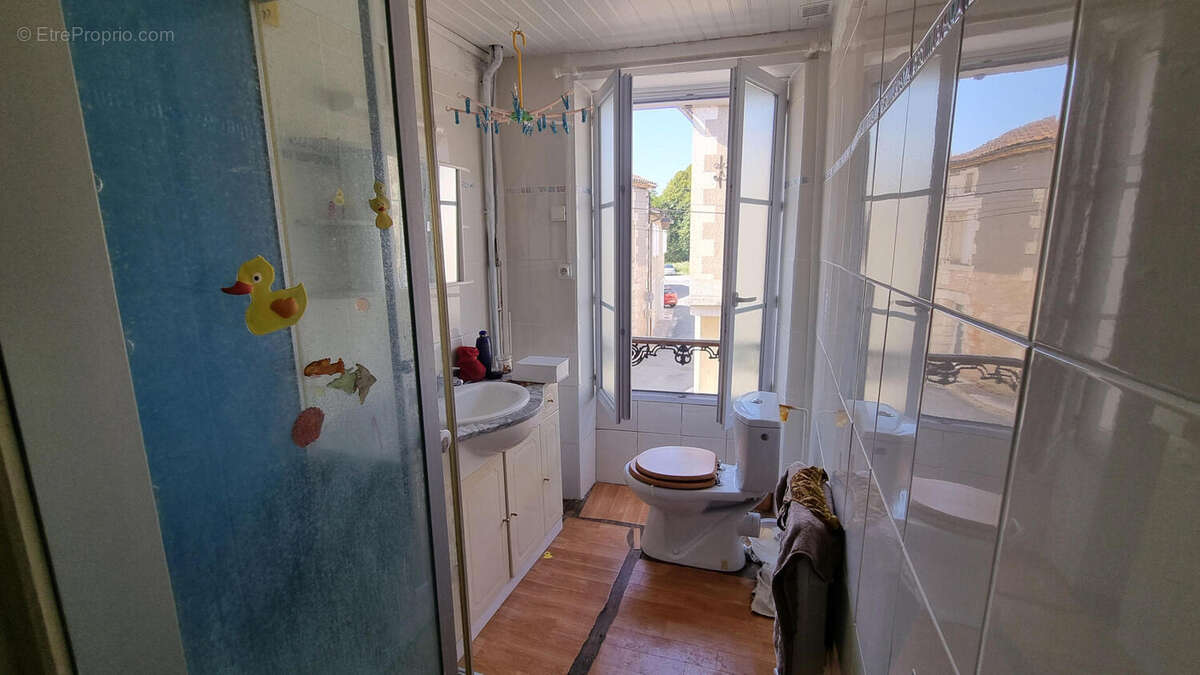 Maison 112 m² à Javerlhac-Et-La-Chapelle-Saint-Robert  - photo 5