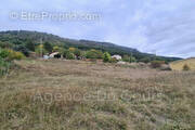 Terrain à VALDEROURE
