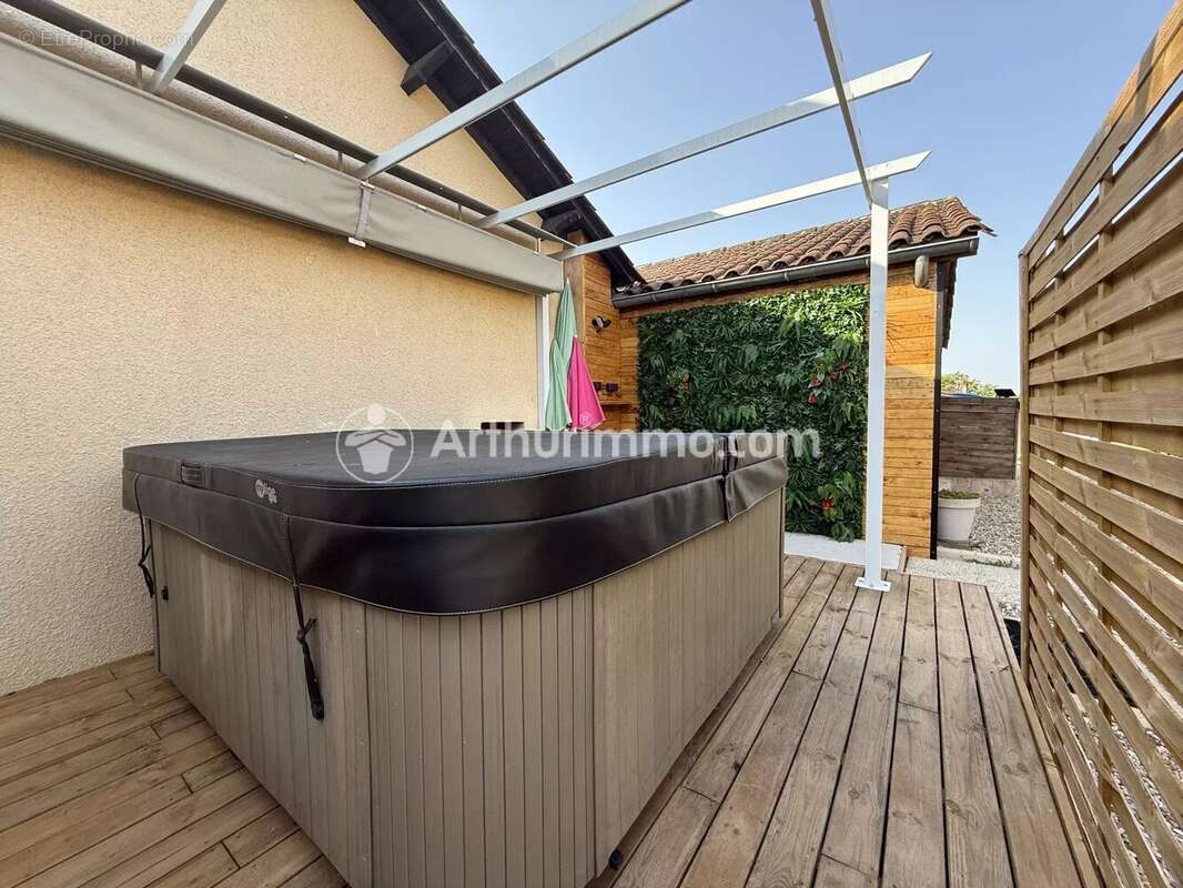 Maison à SAINT-ASTIER