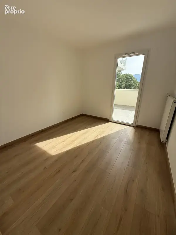 Appartement 4 pièces 83 m² à vendre à Claix (38640) - photo 9