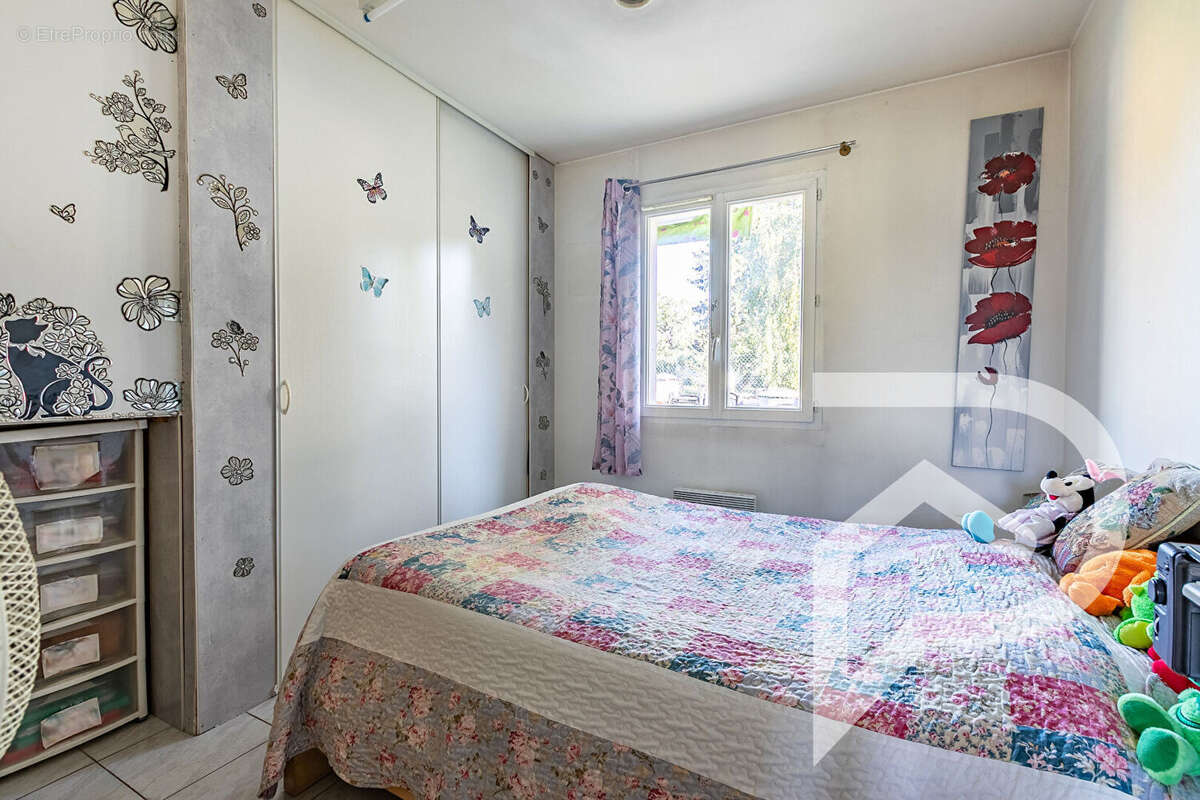 Maison à CHEVRIERES